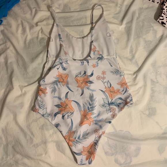 one piece swim - Picture 2 of 2